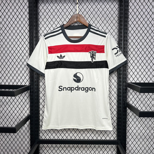 Manchester United 3ª 2024-25
